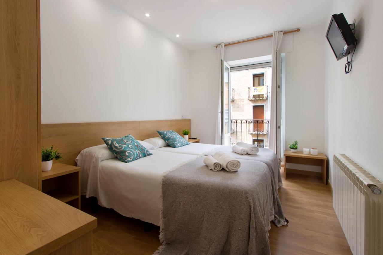 Hostal La Numantina Logrono Bagian luar foto