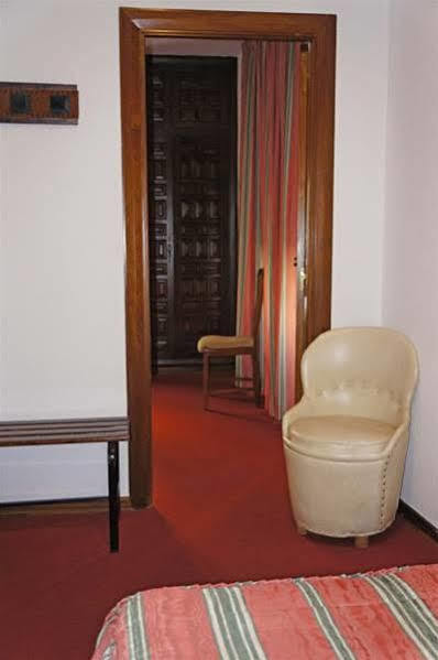 Hostal La Numantina Logrono Bagian luar foto