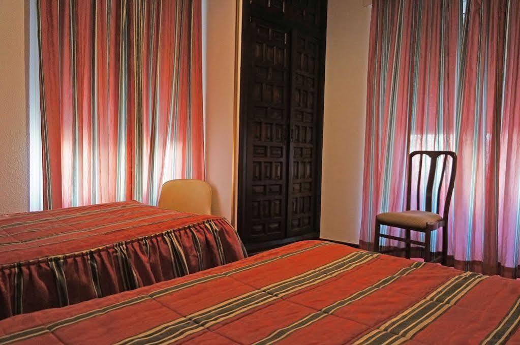 Hostal La Numantina Logrono Bagian luar foto