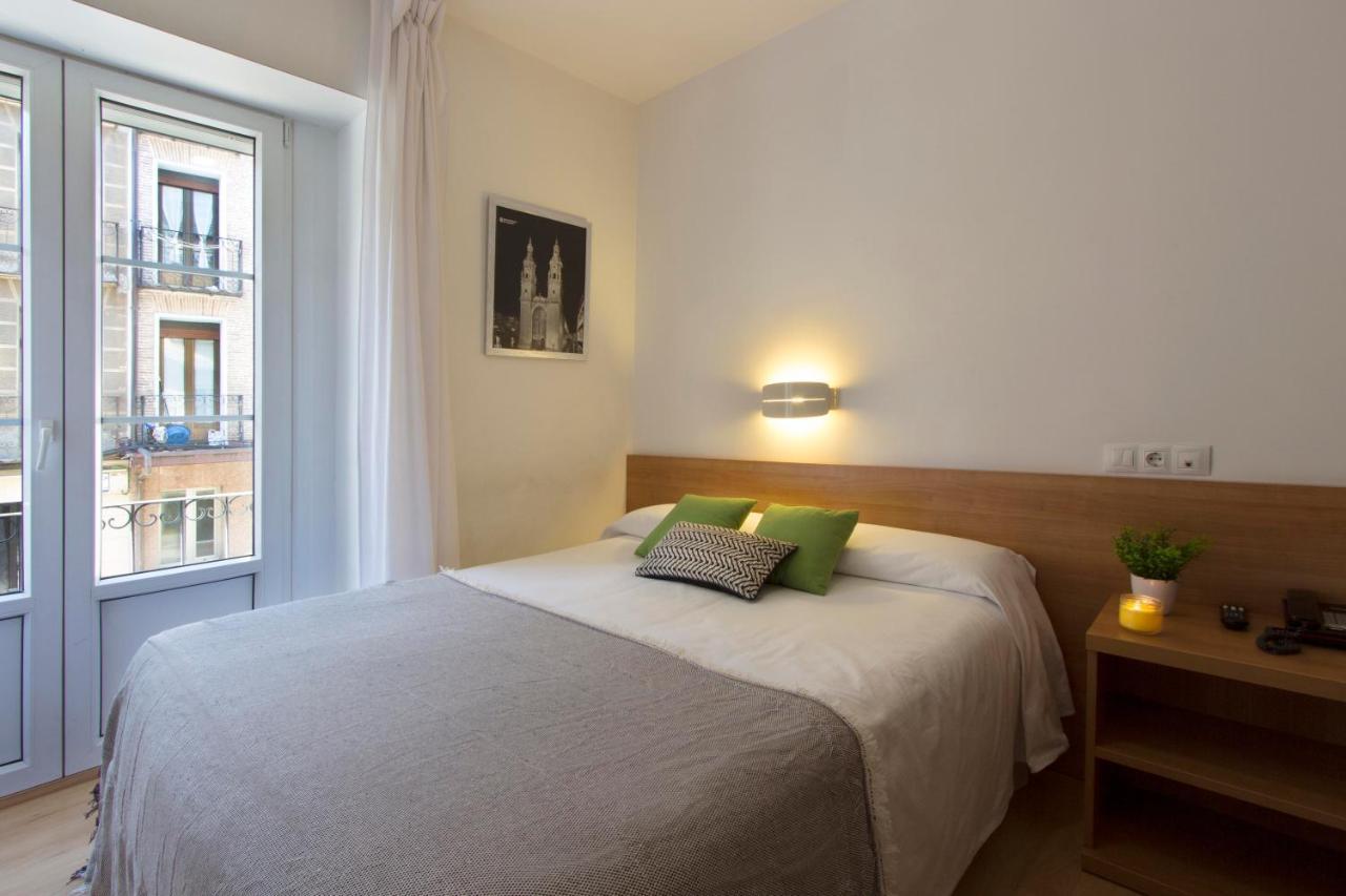 Hostal La Numantina Logrono Bagian luar foto