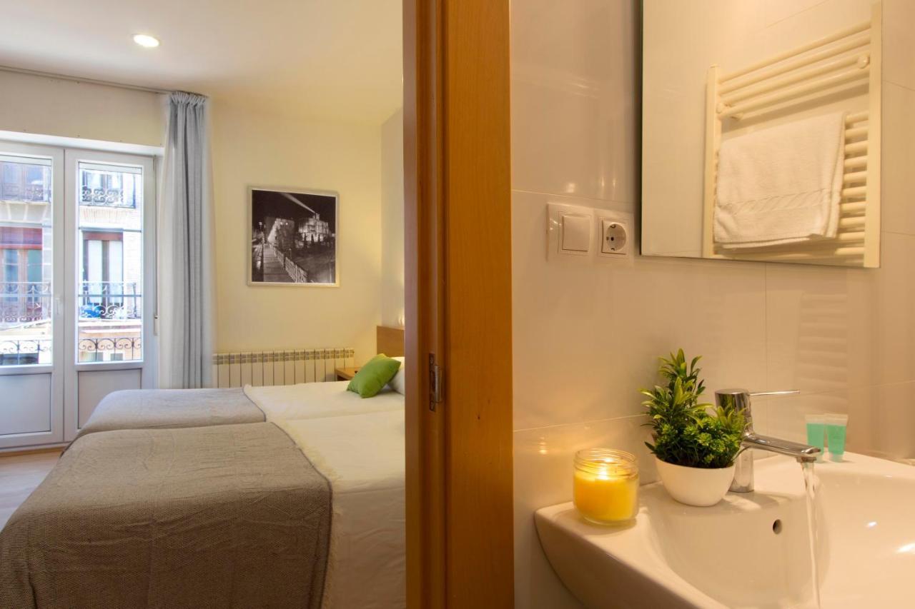 Hostal La Numantina Logrono Bagian luar foto