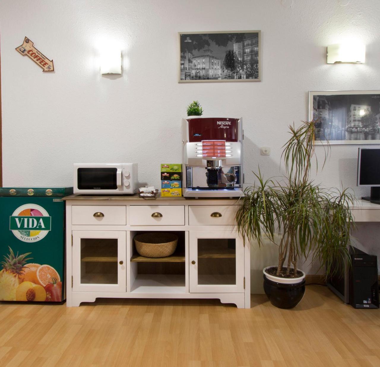 Hostal La Numantina Logrono Bagian luar foto