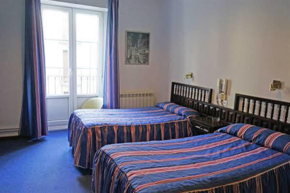 Hostal La Numantina Logrono Bagian luar foto